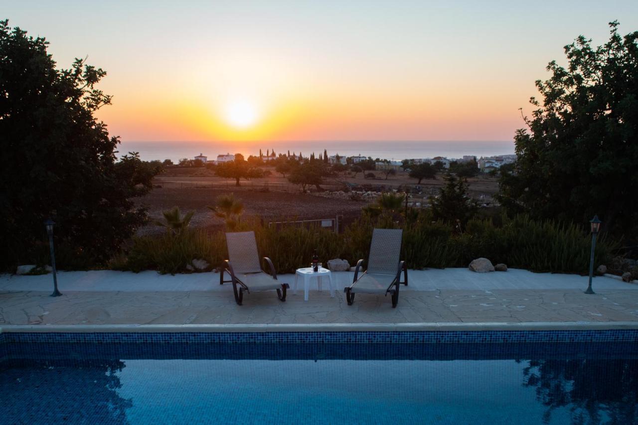 Adonis Villa Coral Bay Exteriör bild